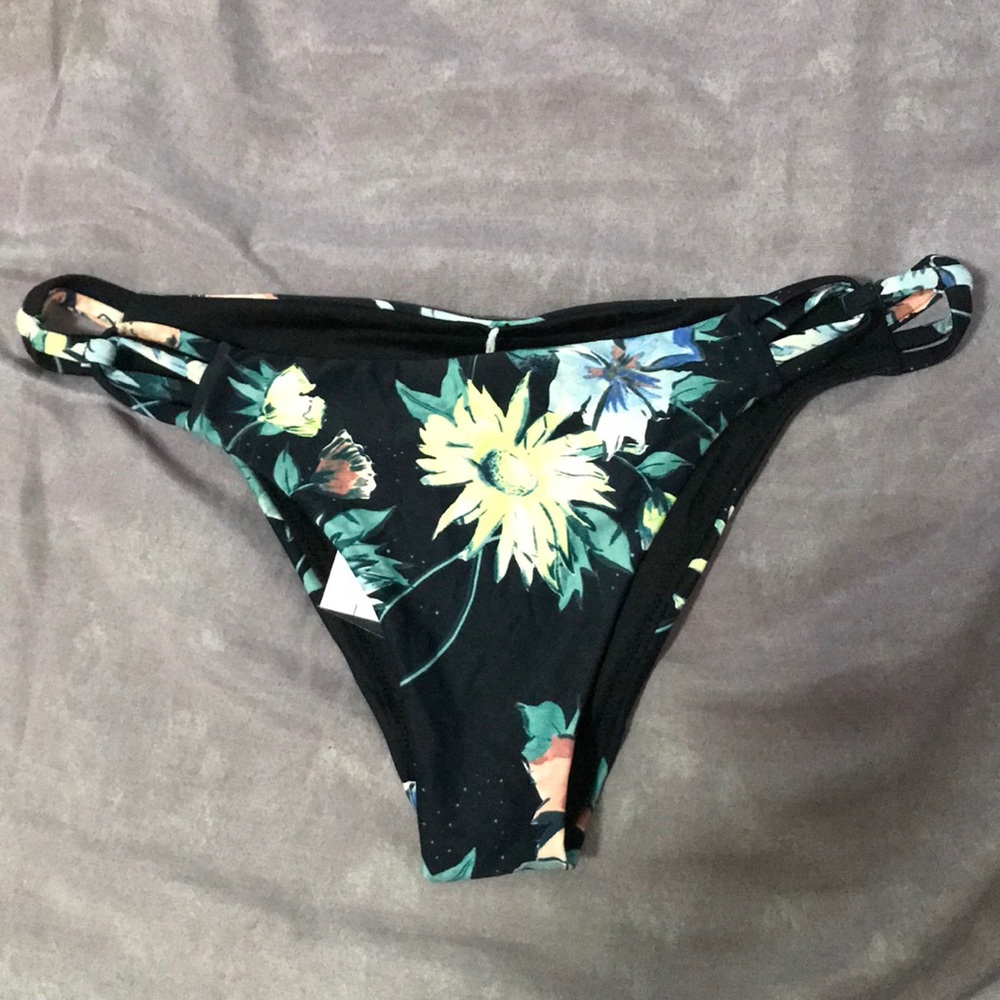 O’neill cheeky bottom